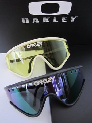 Eyeshade_duo00_2012_08_28.jpg