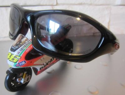 Monster_Dog_Ducati_Signature_00.jpg
