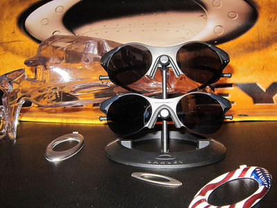 OAKLEY S.jpg